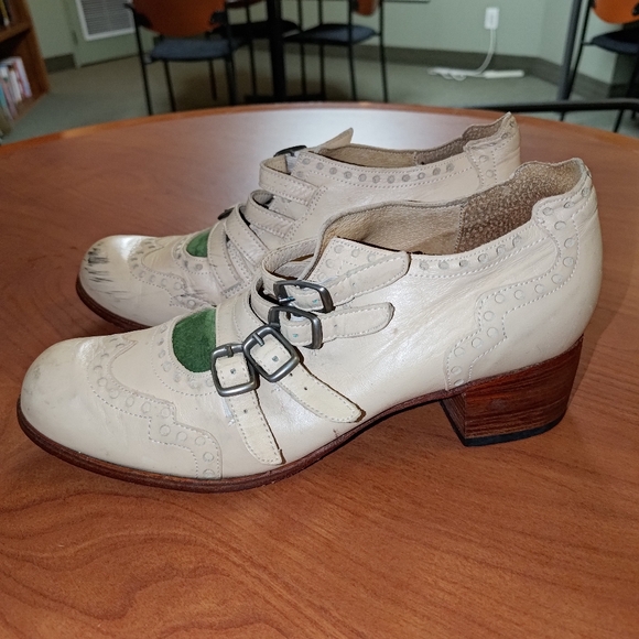 JOHN FLUEVOG Adrians : Alli 4-Buckle Mary Jane Brogue Wingtip Shoes US 7 Beige - Picture 4 of 16